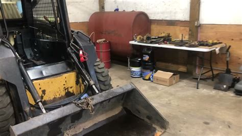 how to remove hydraulic cylinder for skid steer|new holland skid steer lift cylinder.